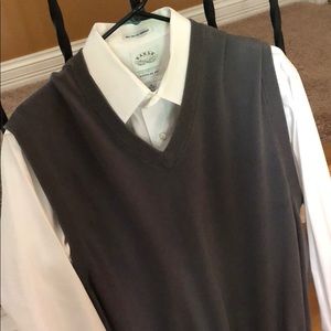 Pebble Beach vest and Men’s white shirt
